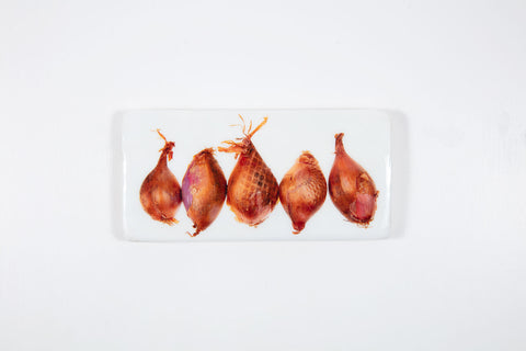 Five smoked shallots (40cm x 20cm)